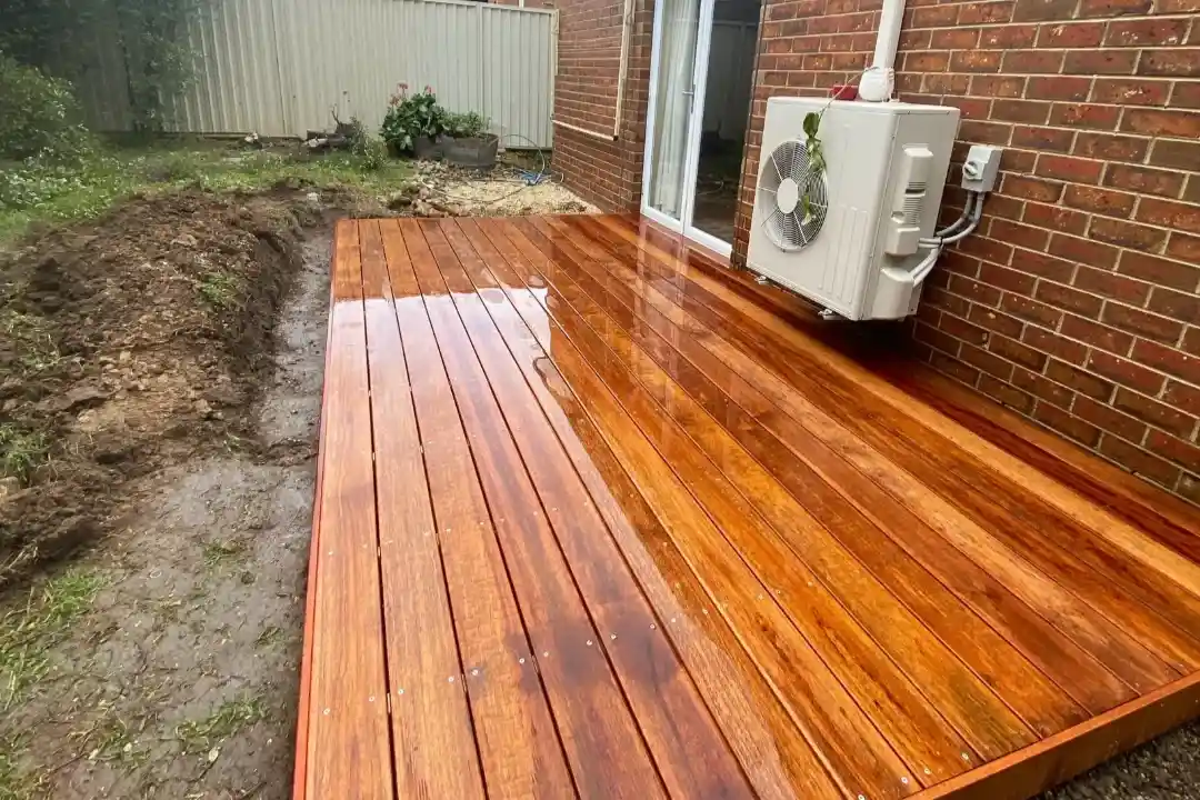 Decking Mentone